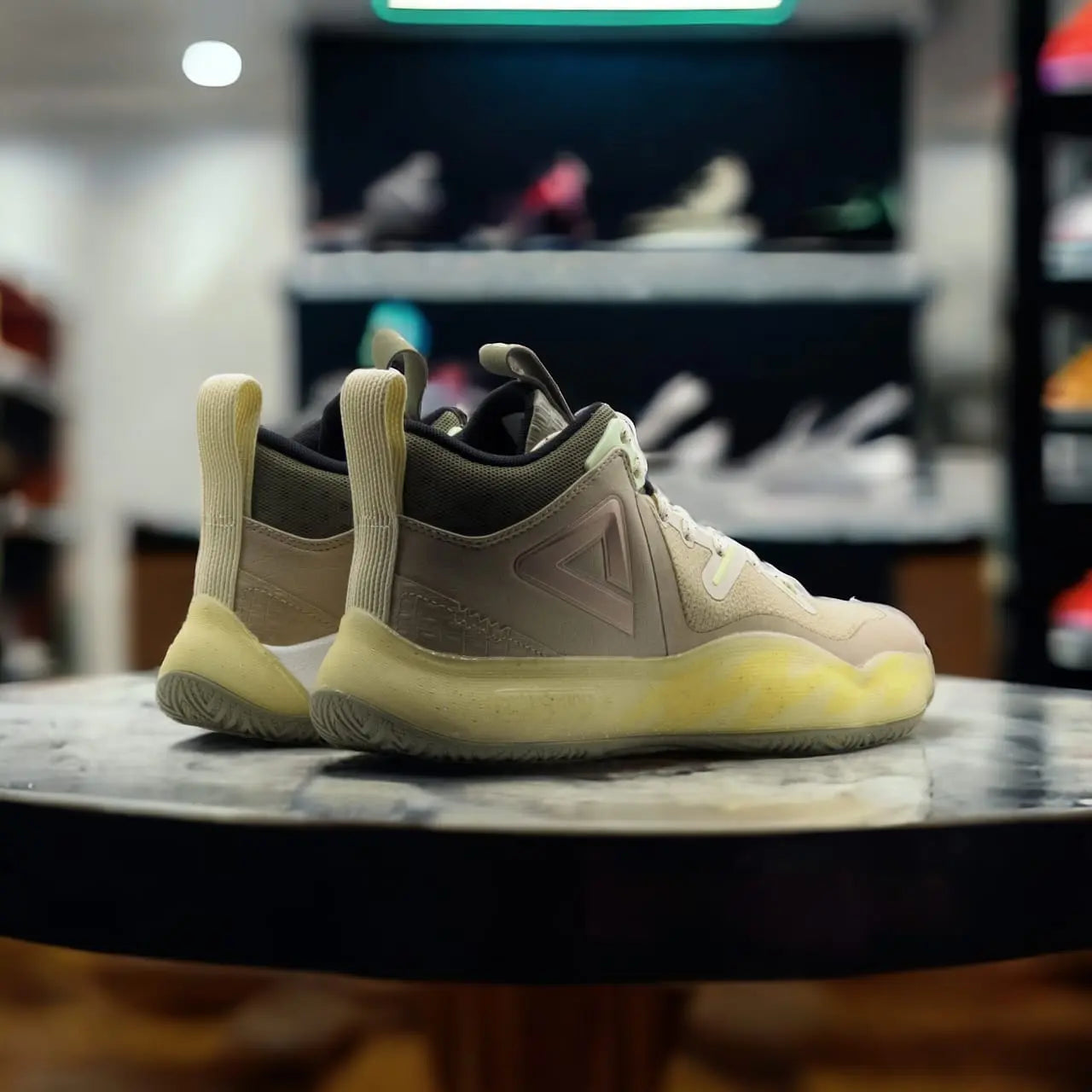 ET34071A-006H Basketball Shoes SEDIMENT YELLOW - 213.PEAK