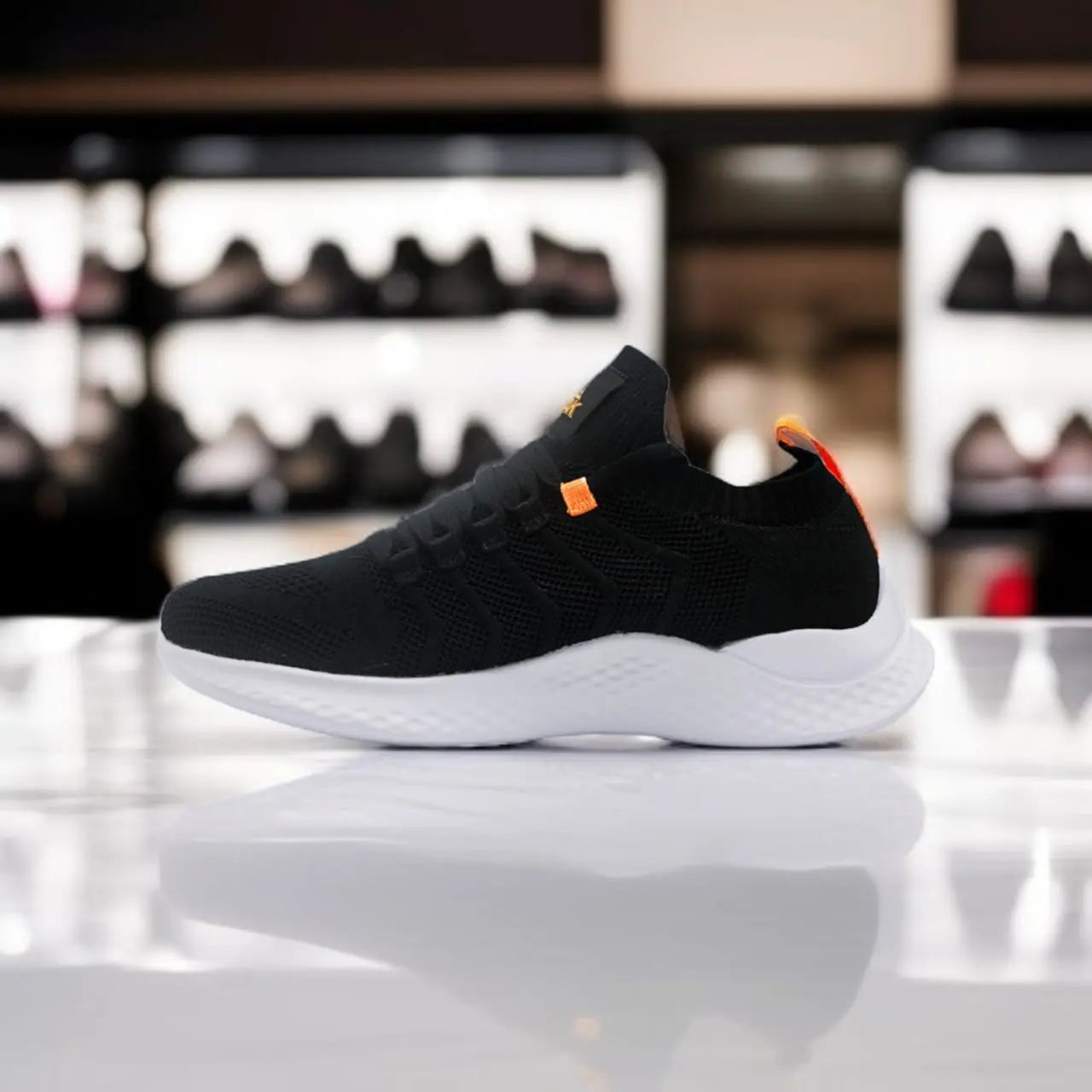 EW2207H X LIGHT II BLACK/ ORANGE - 213.PEAK