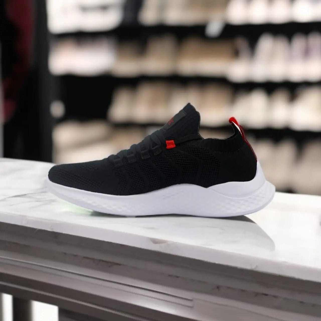 EW2207H X LIGHT II BLACK/RED - 213.PEAK