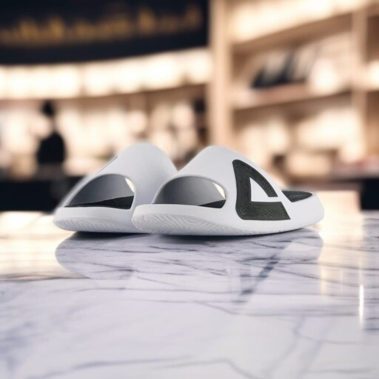 A1E92037L Slippers WHITE /BLACK