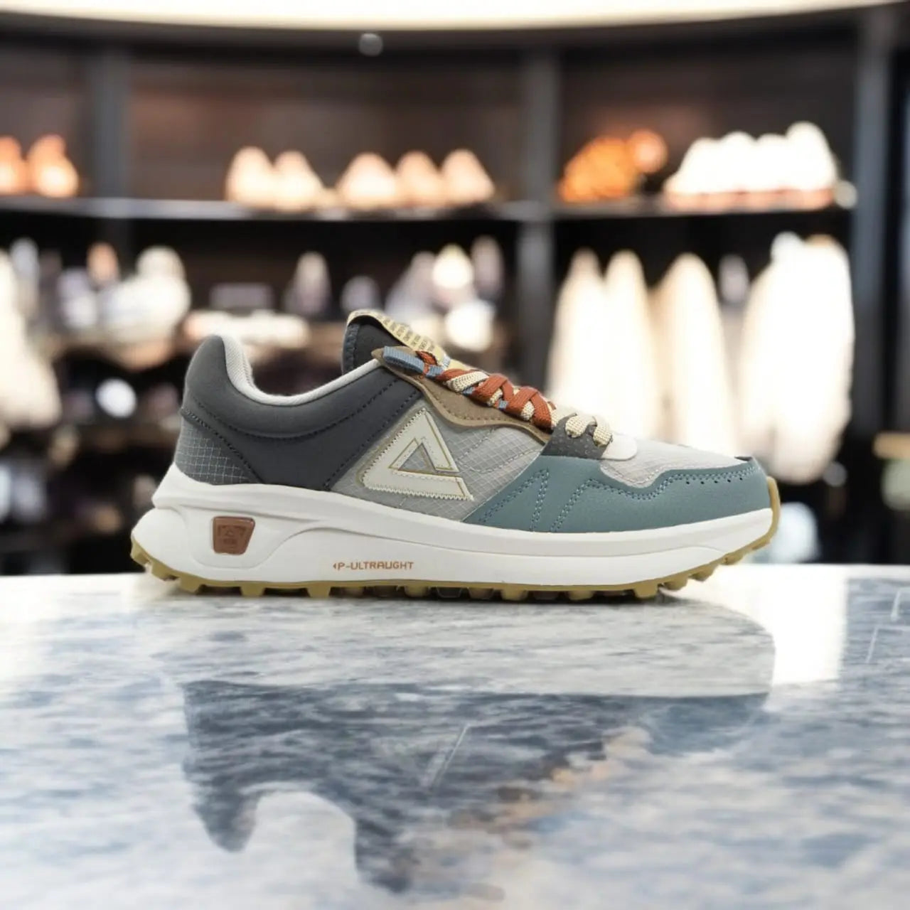 E221171E	Casual Shoes _Lt.Grey/ Green 213.PEAK