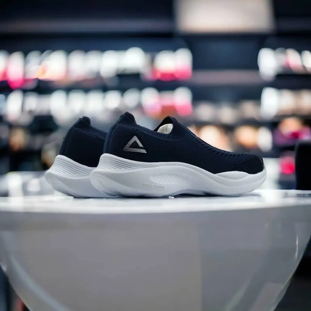 E231541J-3010 Walking Shoes	NAVY/WHITE - 213.PEAK