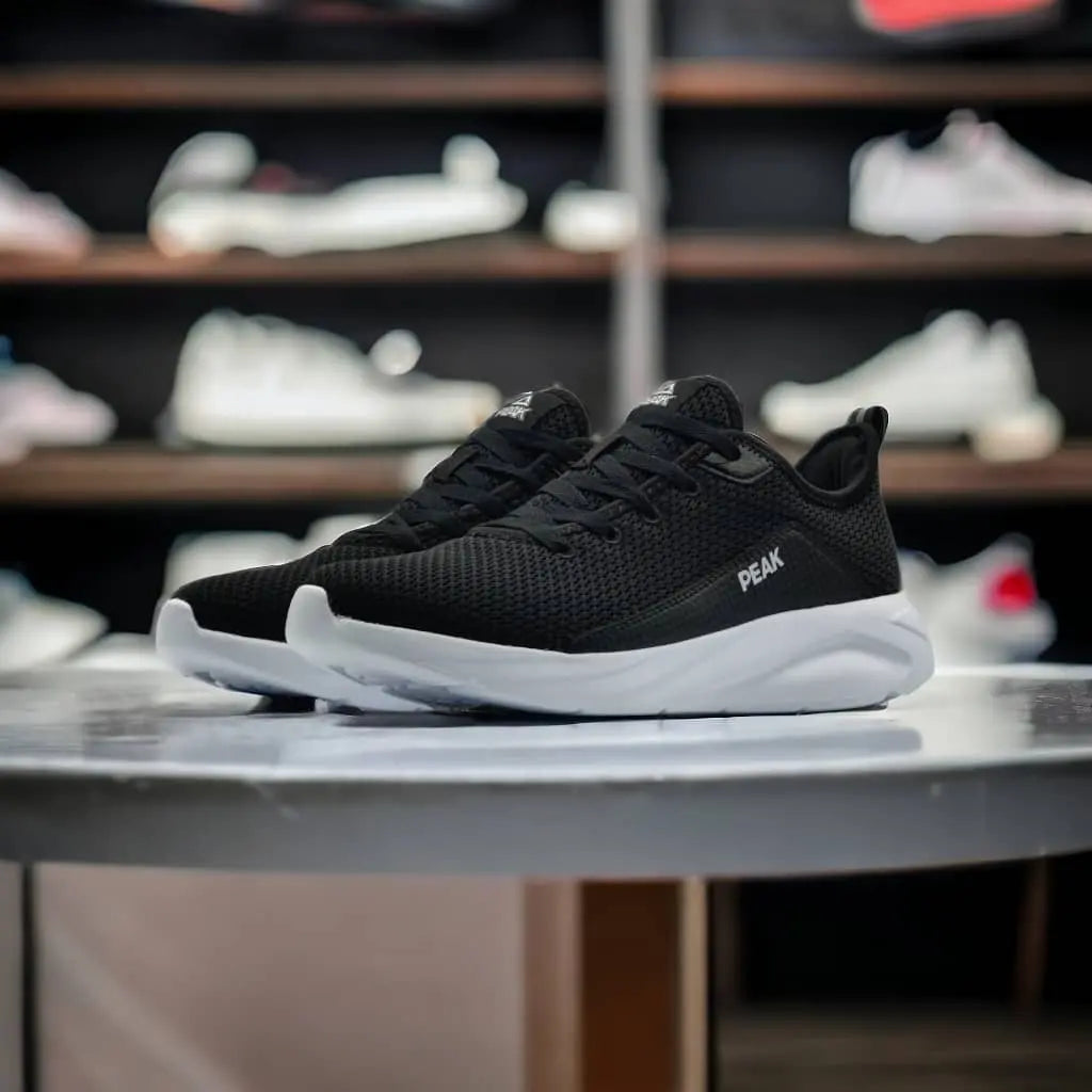 E221211E  Walking Shoes BLACK/WHITE - 213.PEAK