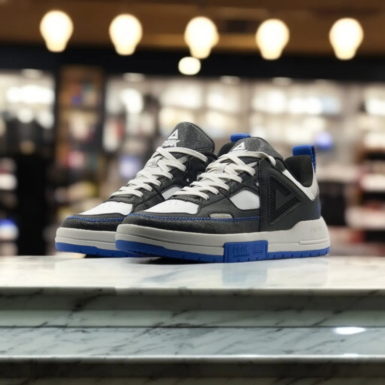 E222127B	Culture FOO  BLACK/ BLUE - 213.PEAK