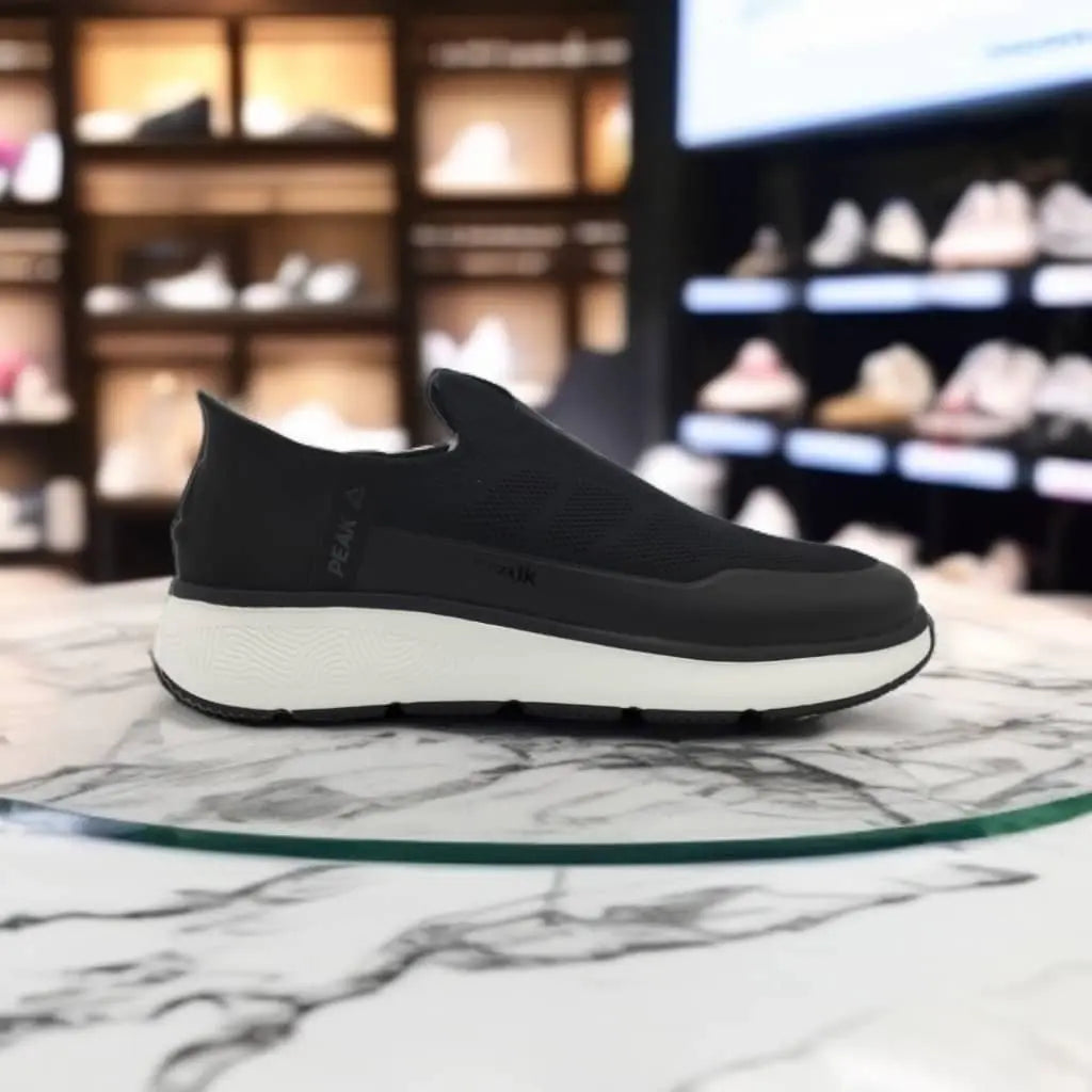 AET41521J-20K6	WALKING SHOES	BLACK/ OFF WHITE - 213.PEAK